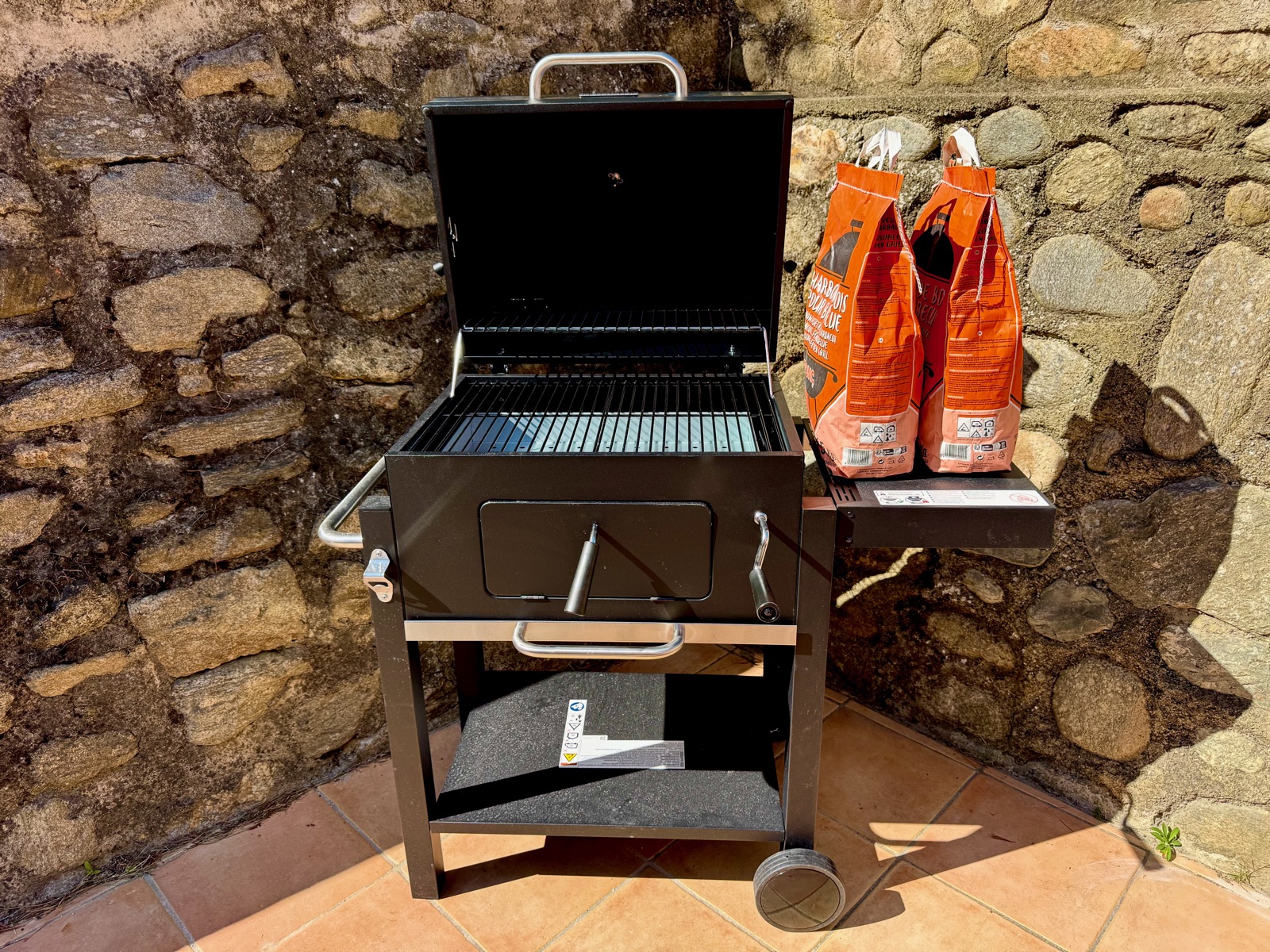 Barbecue à charbon