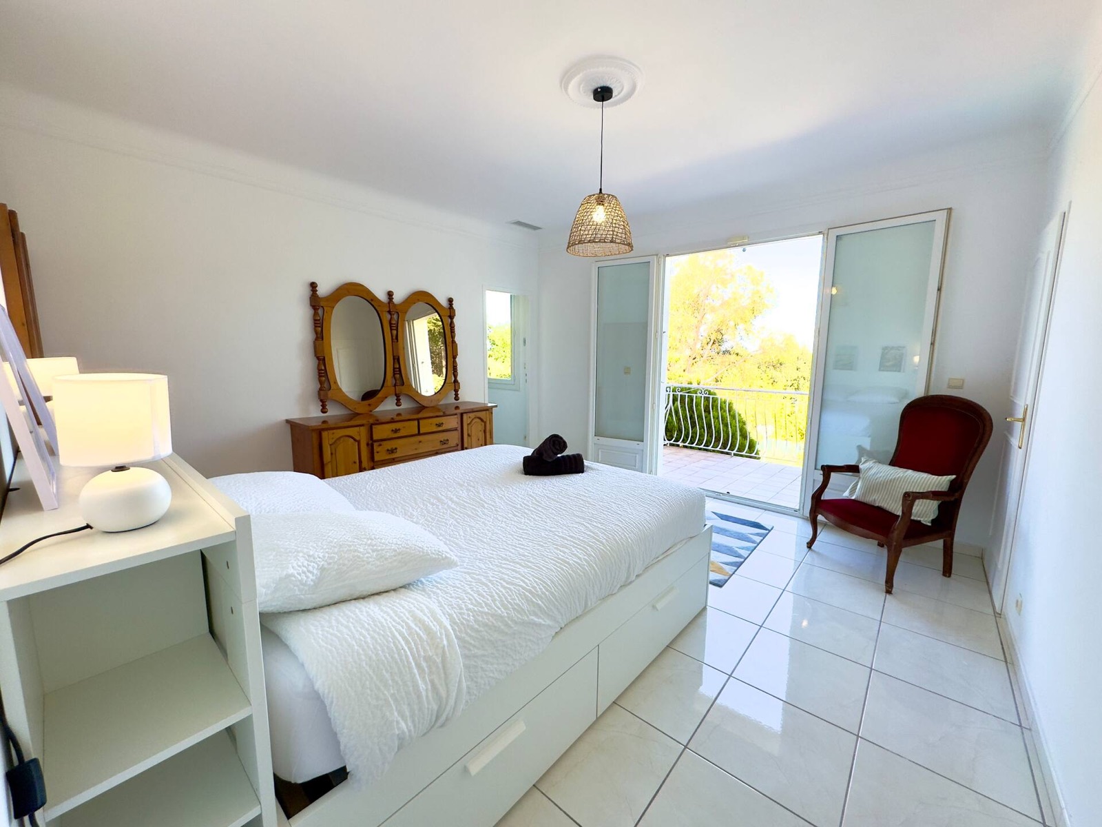 The parents' bedroom, another view