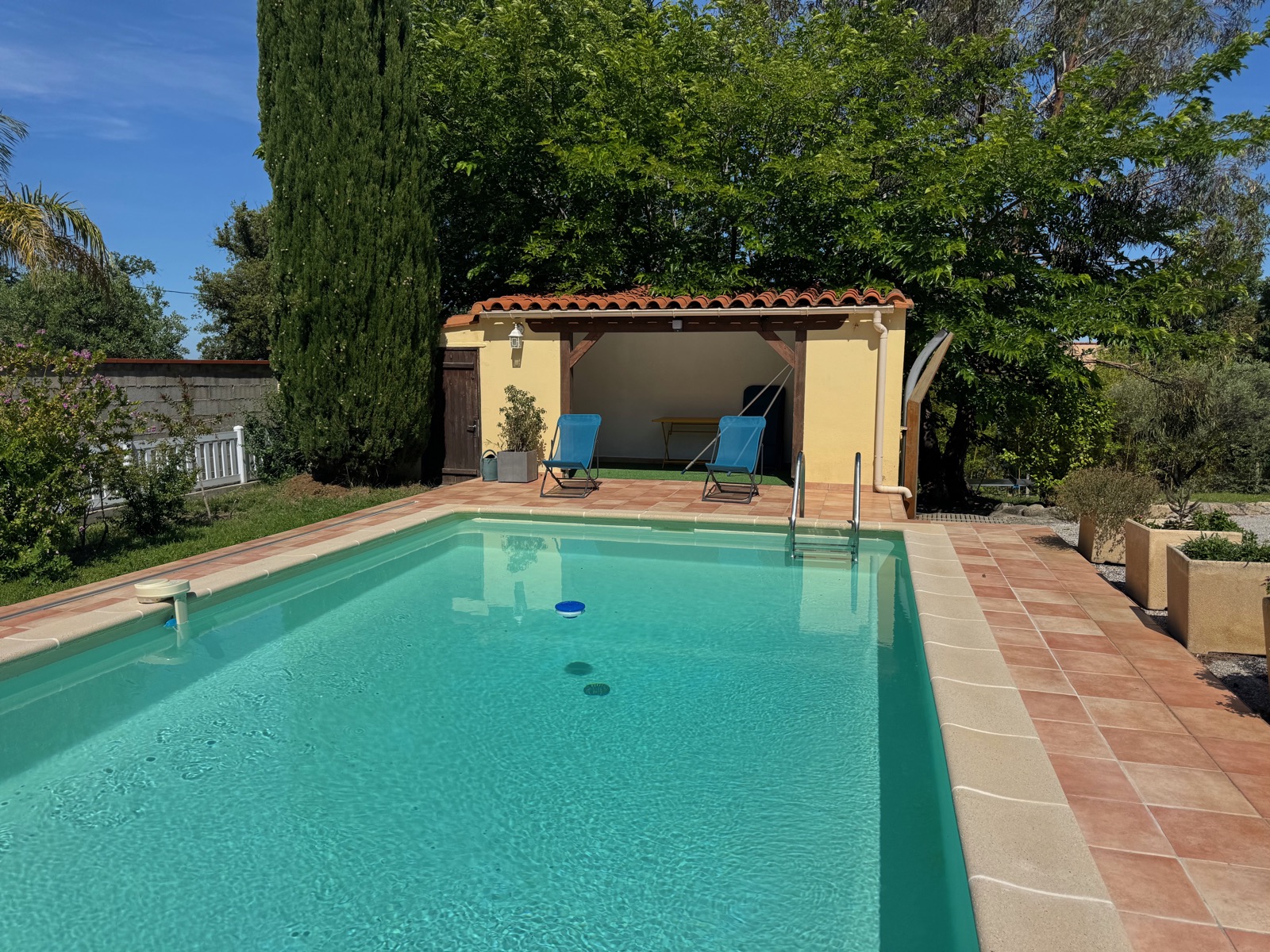 Piscine au sel 4x9m avec pool house